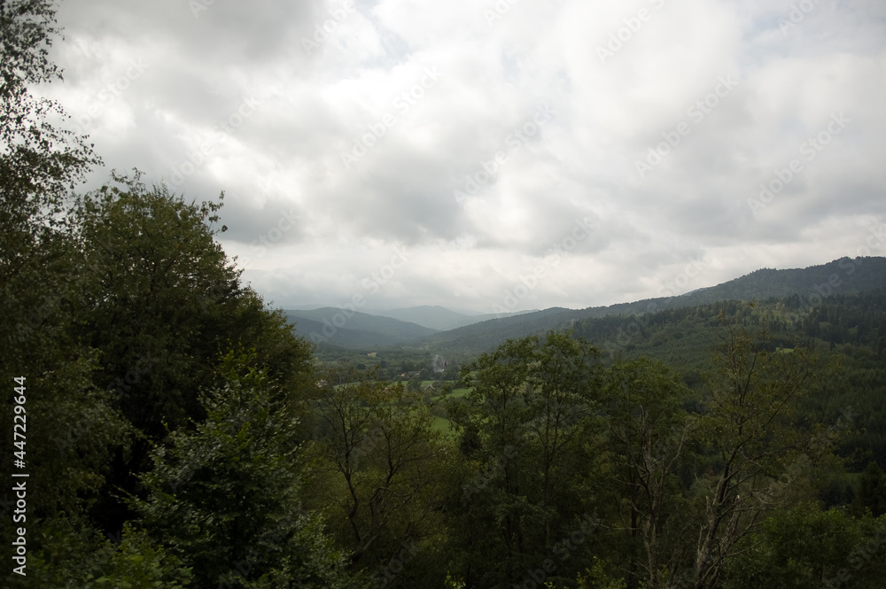 Panorama gór we mgle Panorama gór we mgle