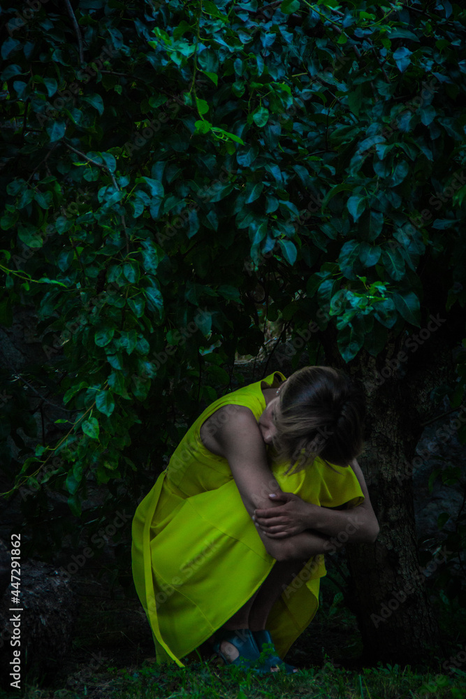 the girl in yellows is hiding the girl in yellows is hiding