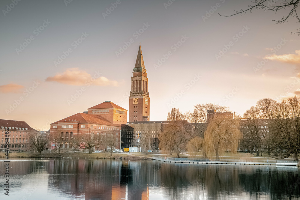 Obraz premium Kiel, das Kieler Rathaus 