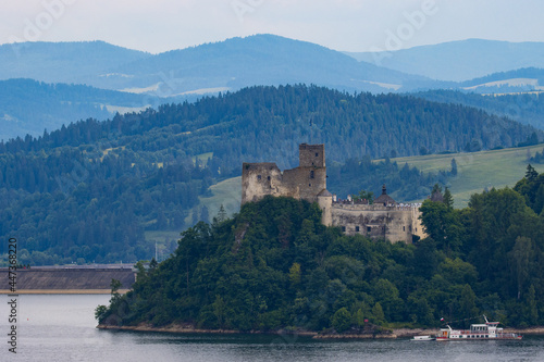Niedzica Castle, Dunajec Castle, a dam on Lake Czorsztyn