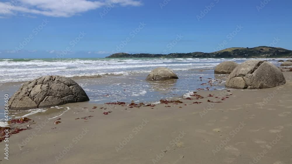 Moeraki Boulders on the beach - New Zealand Moeraki Boulders on the beach - New Zealand