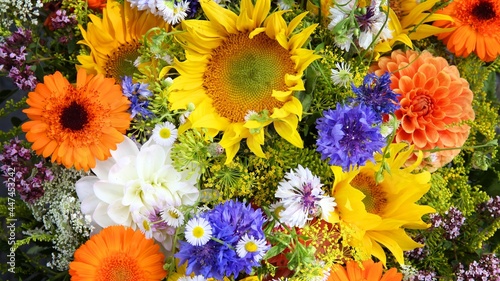 Flowers - floral bouquet composition © Tupungato
