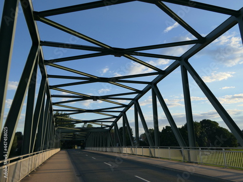 Weserbrücke zwischen Kirchohsen und Hagenohsen