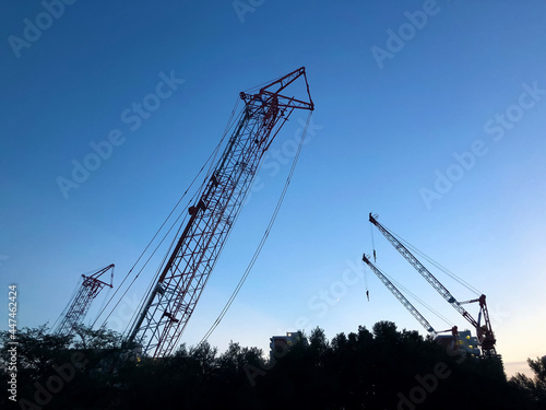 Crane to build the building