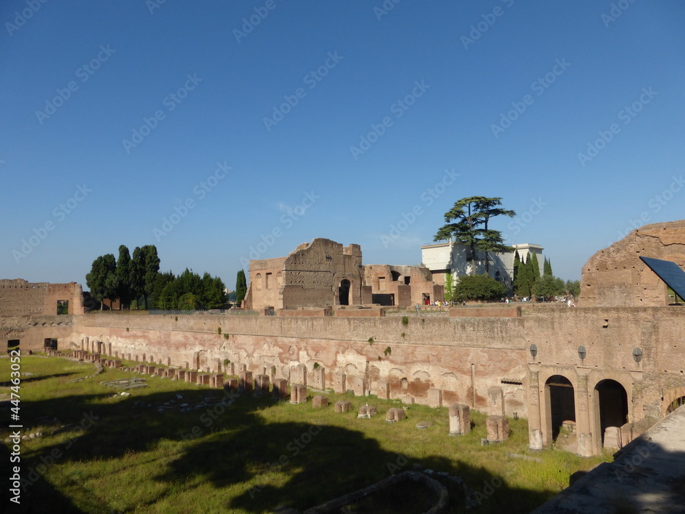 Roma, Italia. Visitando los vestigios del Imperio Romano.