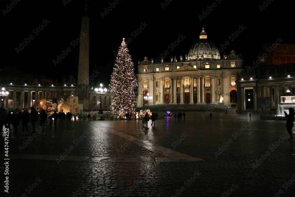 Nighttime in Vatincan City on Christmas, Rome, 2016. Basilica Sancti Petri, Basilica Papale di San Pietro in Vaticano.