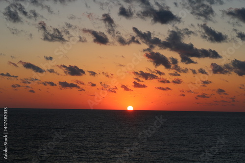 sunset in the sea © Bra