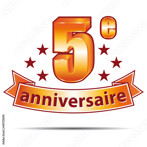 Cinquième anniversaire ! Joyeux anniversaire. Célébration des cinq ans. Icône vectoriel en français.