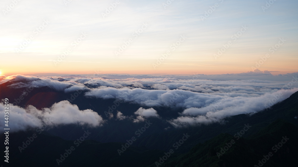 石鎚山　山頂からの夜明けからの日の出