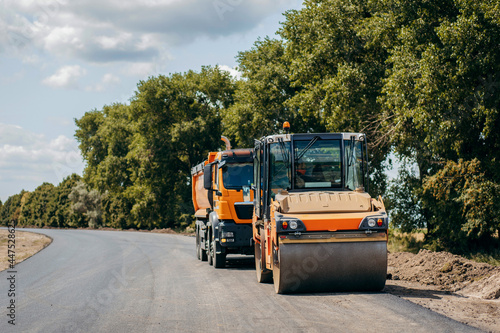Wallpaper Mural Road service repairs the highway Torontodigital.ca