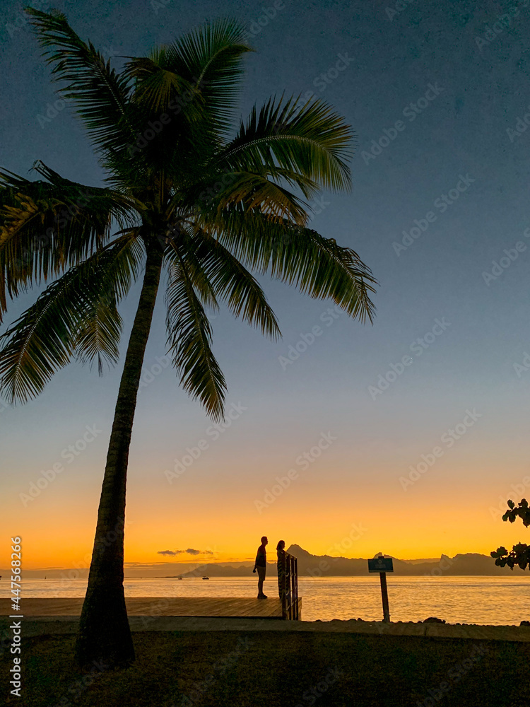 Coucher de soleil sur Moorea - Polynésie Française 