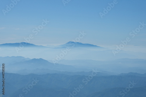 雲海と北アルプスの山々。Panoramic view of sea ​​of ​​clouds at Japanese North Alps. Mt.Shirouma