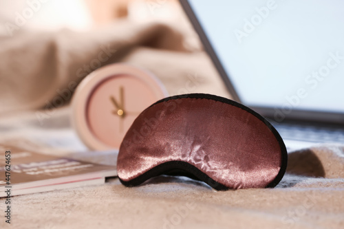 Stylish sleeping mask and m...