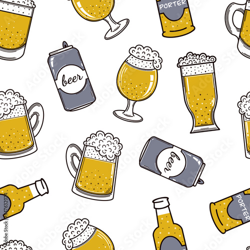 Beer in different packages seamless vector pattern. Alcohol in a bottle, glass, mug, aluminum can. Foamy drink on a white background. Flat cartoon style. Illustration for design and packaging.