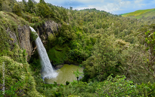 Bridal Veil Falls (Waikato) - New Zealand