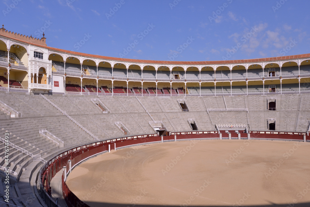 Vista del ruedo en el interior de la plaza de toros de Las Ventas en el  centro urbano de la ciudad de Madrid, capital de España foto de Stock |  Adobe Stock