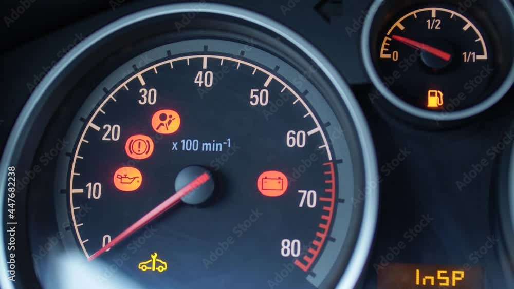Turning the ignition key. Check the vehicle's systems before starting the engine. Turning the ignition key. Check the vehicle's systems before starting the engine.