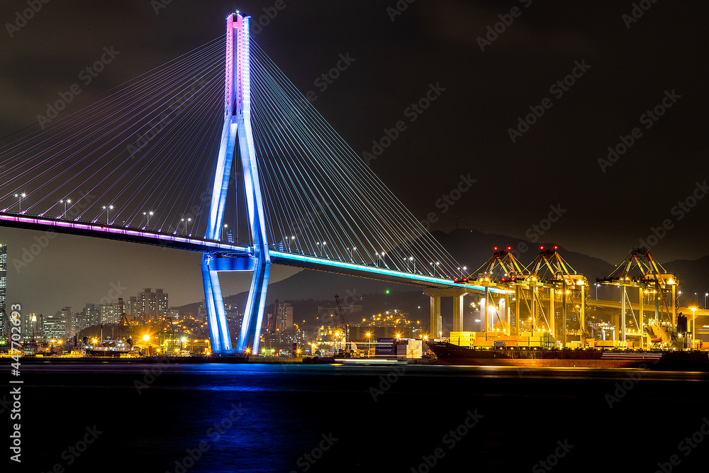 Obraz premium bridge over the river