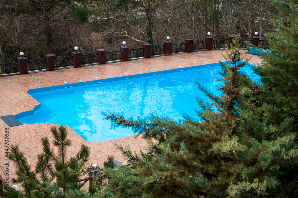 Open air pool, Swimming pool