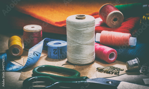 Tableau sur toile sewing thread
