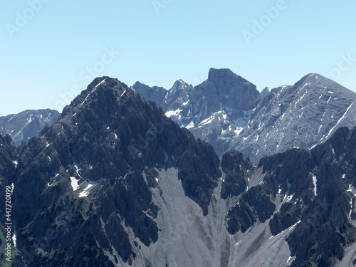 Fototapeta Naklejka Na Ścianę i Meble -  Freiungen long distance trail, mountain hiking in Tyrol, Austria