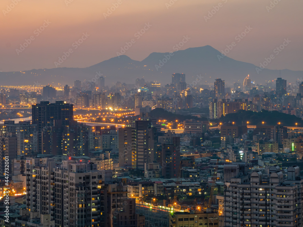 Naklejka premium Sunset high angle view of the Jingmei area