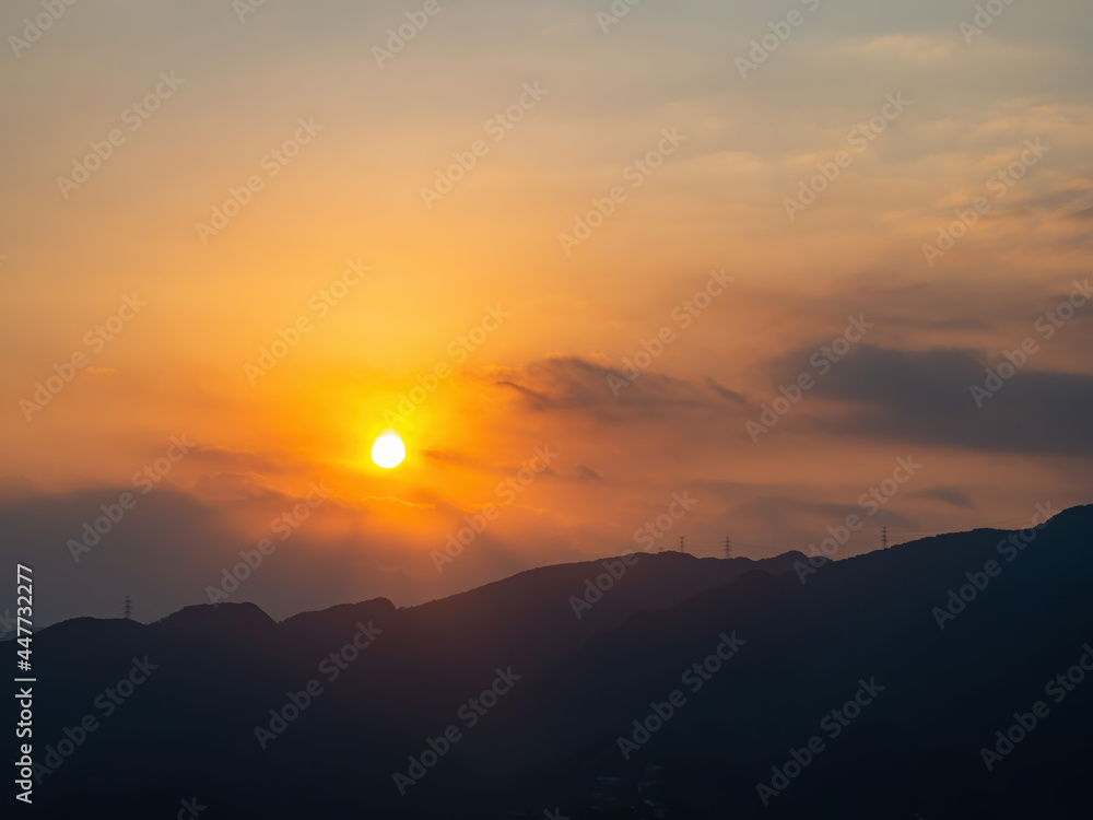 Obraz premium Sunrise view of some rural mountain of Xindian District