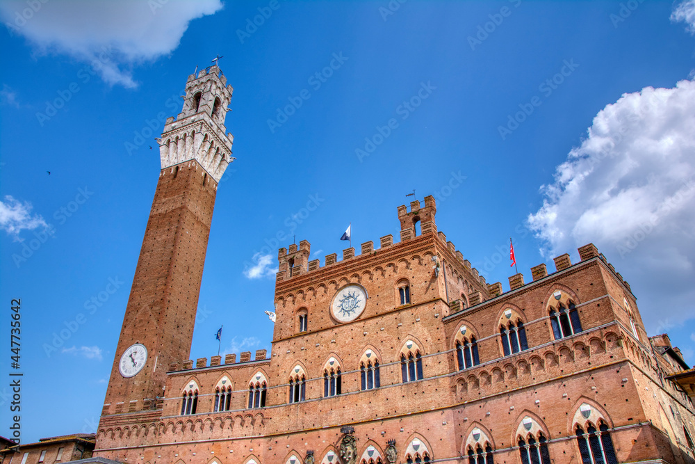  Piazza del Campo with The Torre del Mangia tower in Siena.