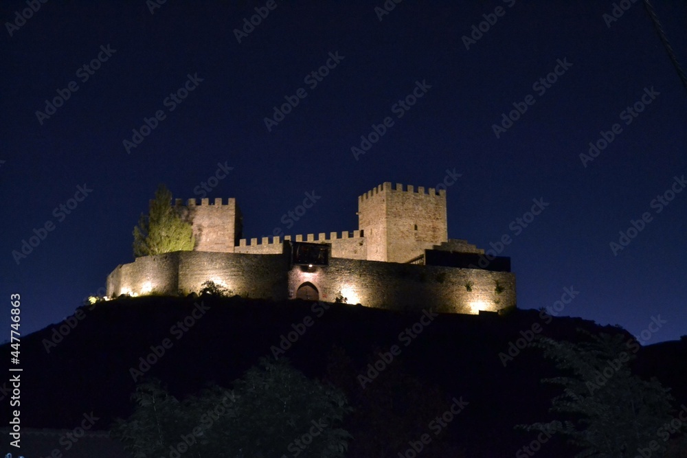 Castillo de Argueso. Cantabria. Por la noche, atardecer.