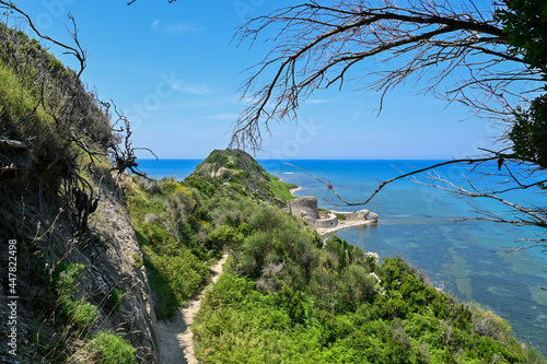 Blick auf die Halbinsel Kepi i Rodonit mit Rodoni Castle in Albanien
