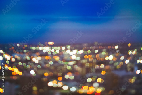 夜の街灯り © beeboys