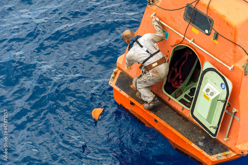 seaman dropped helmet from lifeboat in the sea