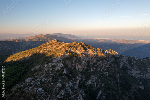 vista de la cima de tajo negro en sierra blanca, Málaga