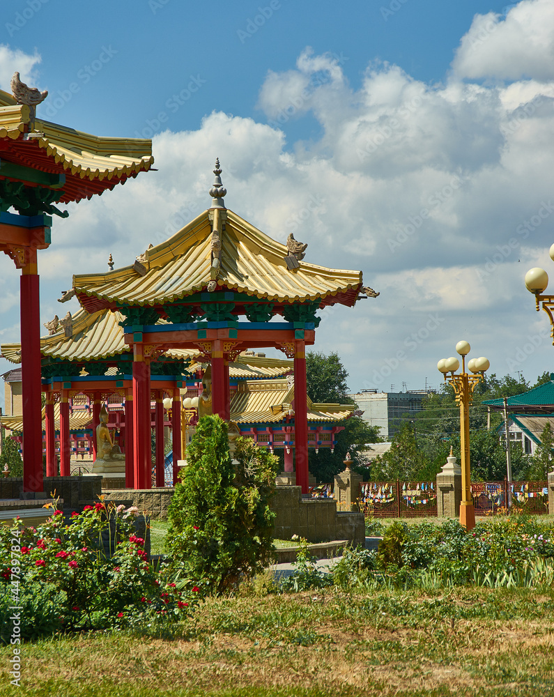 Obraz premium Golden Abode of the Buddha Shakyamuni.