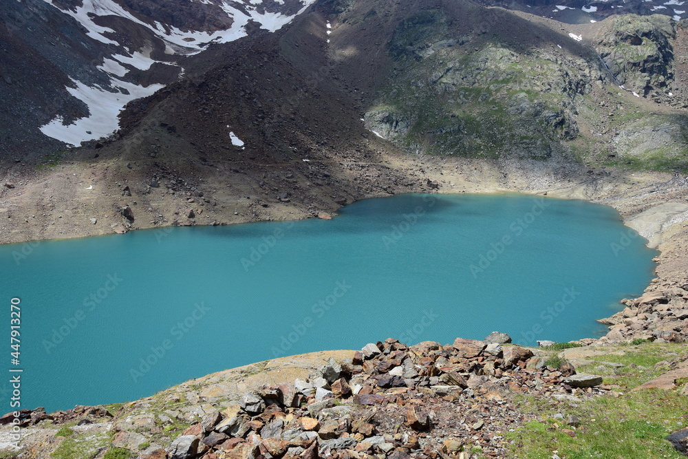 Grünsee Weißbrunn im Ultental, Südtirol, Italien, Stausee in den Alpen