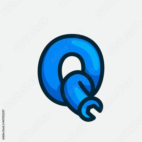 Q letter logo made of a wrench.