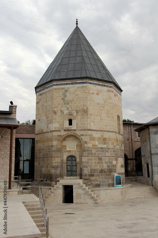 Alaeddin Mosque was built in the 13th century during the Anatolian Seljuk period. Sultan II Kilicarslan Tomb is located in the courtyard of the mosque.
