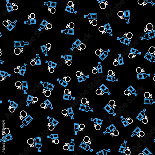 Line Apple cider bottle icon isolated seamless pattern on black background. Beverage glass bottle. Vector