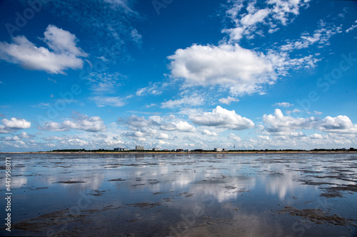 Wolken am Wattenmeer