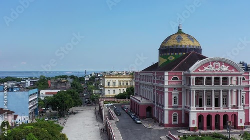 Teatro Amazonas, localizado no Largo de São Sebastião, no Centro Histórico de Manaus, AM, Brasil.