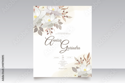  Wedding invitation card template set with beautiful white floral leaves Premium Vector