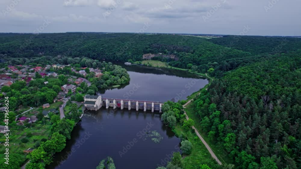 Production of electrical energy from river water Production of electrical energy from river water