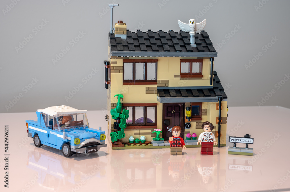 Fototapeta premium Calgary, Alberta - July 29, 2021: Completed Privet Drive (Harry Potter) lego set.