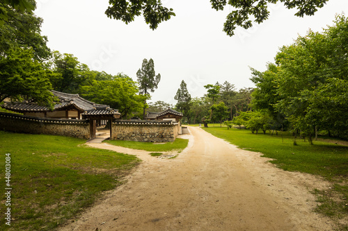 korea garden in the park © Kang Sunghee