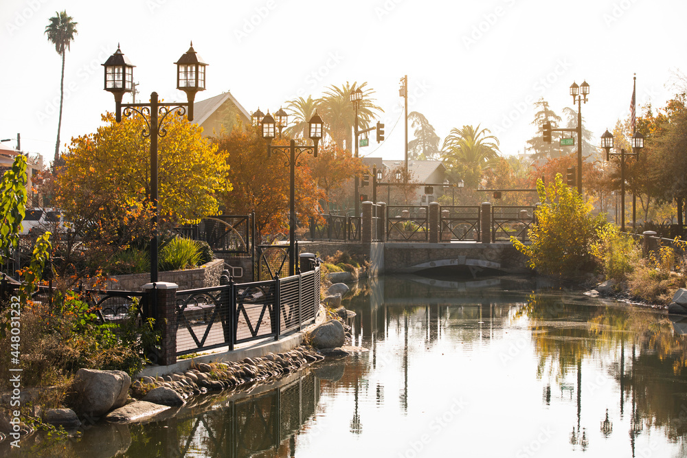 Afternoon autumn view of a public park in downtown Bakersfield, California, USA. - obrazy, fototapety, plakaty 