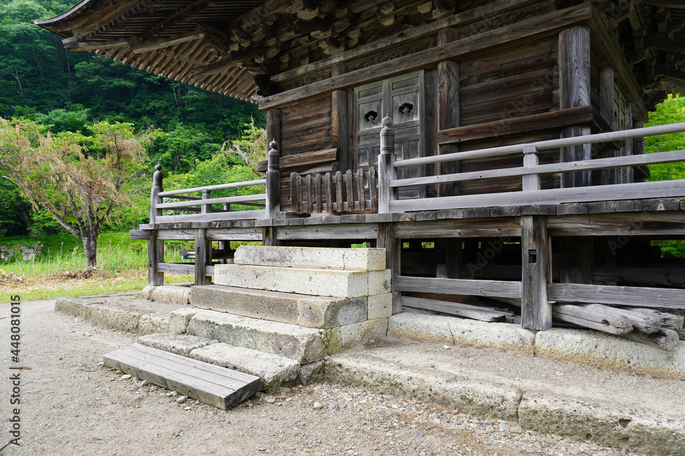 三重塔入口のクローズアップ、山形県まほろば古の里歴史公園阿久津神社/The entrance of Japanese three stories pagoda 三重塔入口のクローズアップ、山形県まほろば古の里歴史公園阿久津神社/The entrance of Japanese three stories pagoda