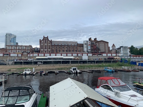 Obraz na plátne view of the brewery in samara from the water