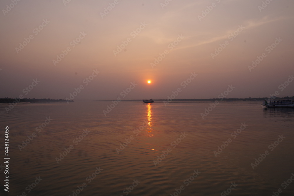 インド　世界遺産スンダルバンス国立公園の夕日
