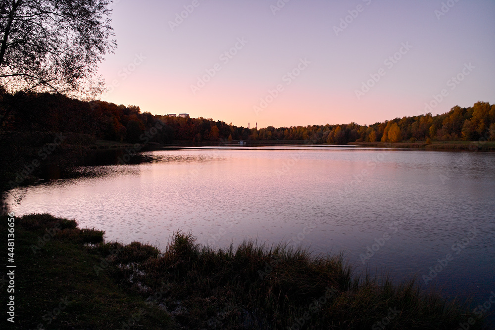 Obraz premium sunset on the river