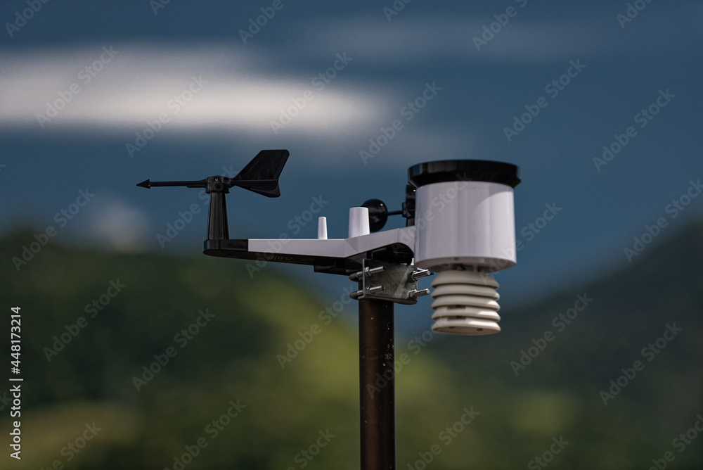 Weather station or meteorological instrument with solar cell system to